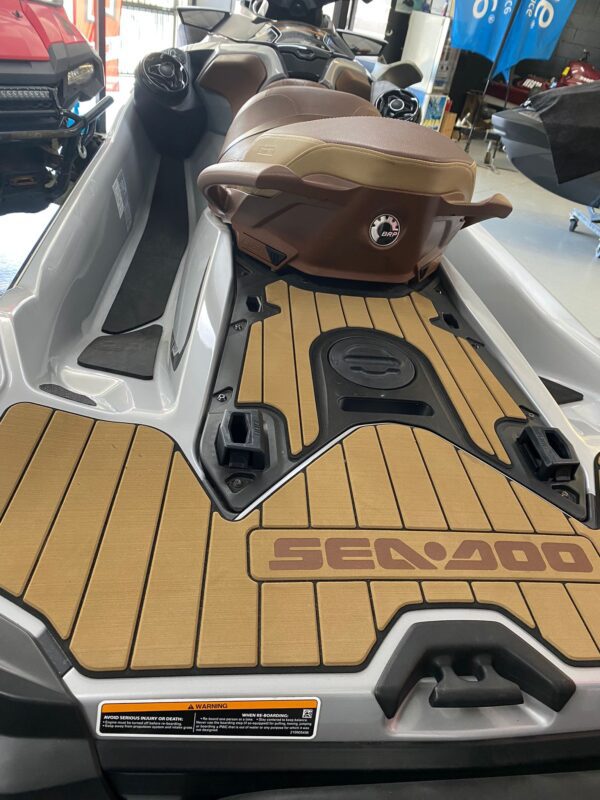 Jet ski fibreglass repair