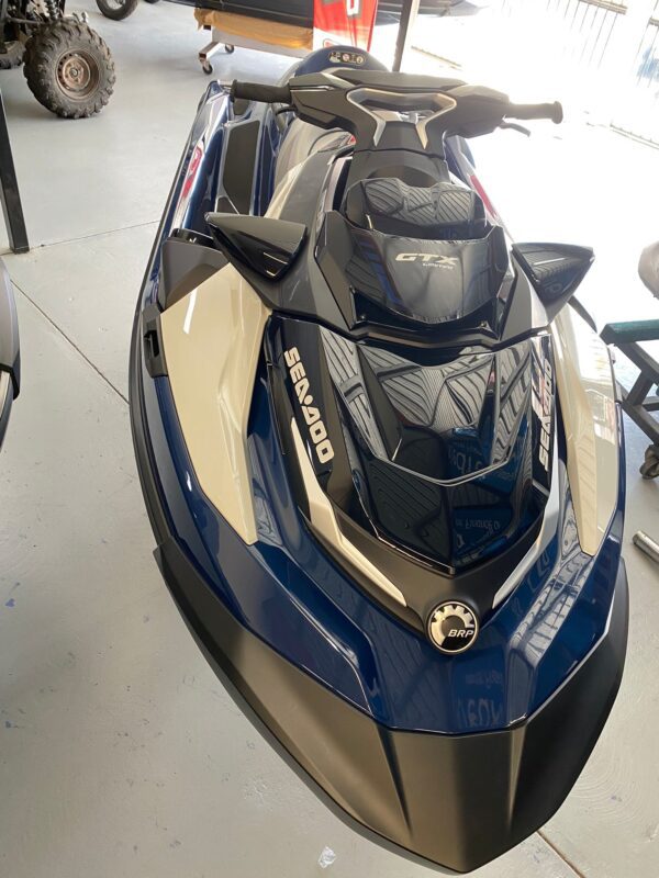 Jet ski fibreglass repair